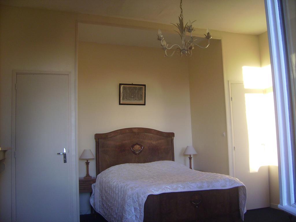 Chambres D'Hotes & Gites Du Chateau De Grand Rullecourt Room photo