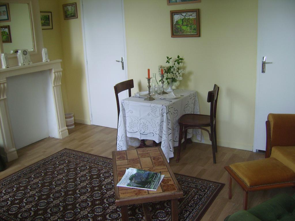 Chambres D'Hotes & Gites Du Chateau De Grand Rullecourt Room photo